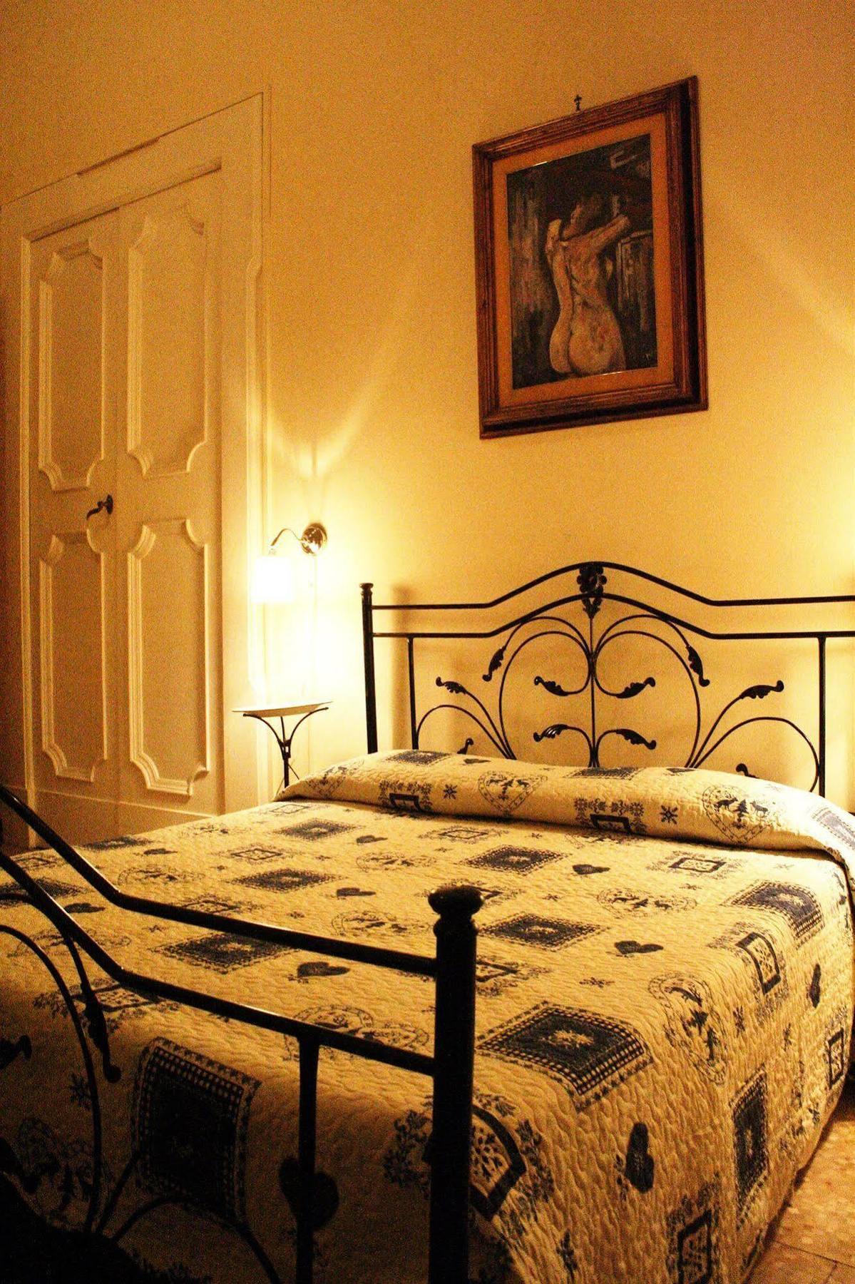 לצ'ה Palazzo Belli B&B מראה חיצוני תמונה