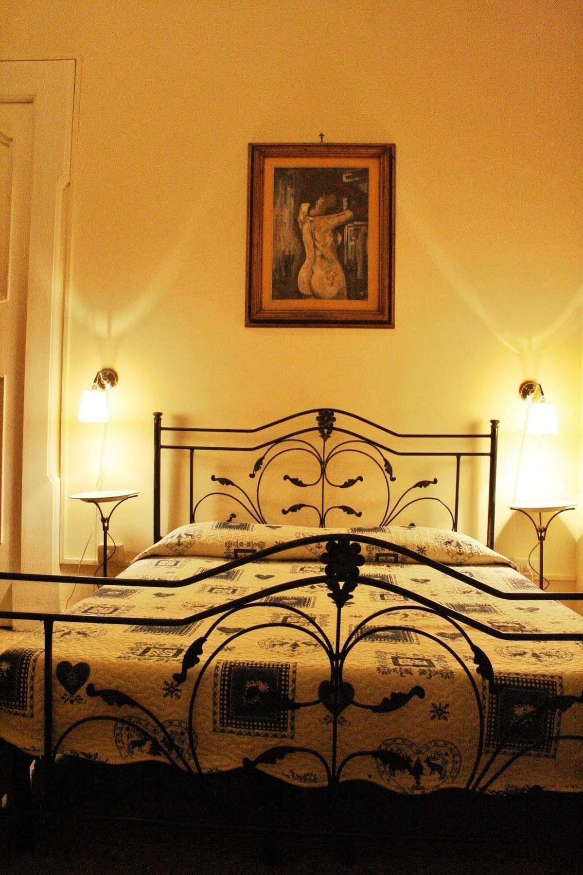 לצ'ה Palazzo Belli B&B מראה חיצוני תמונה